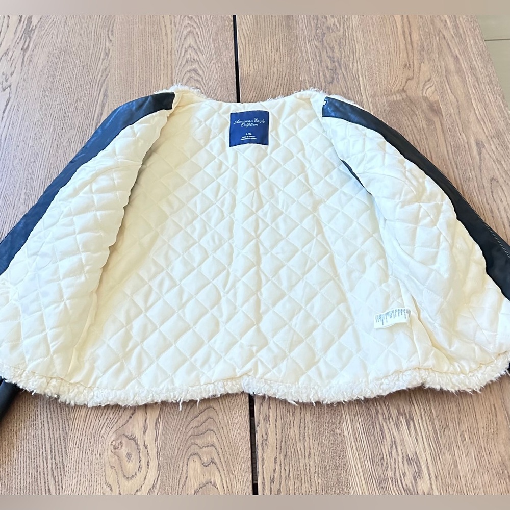 American Eagle Outfitters Black and Cream Teddy Jacket LARGE - Picture 3 of 14